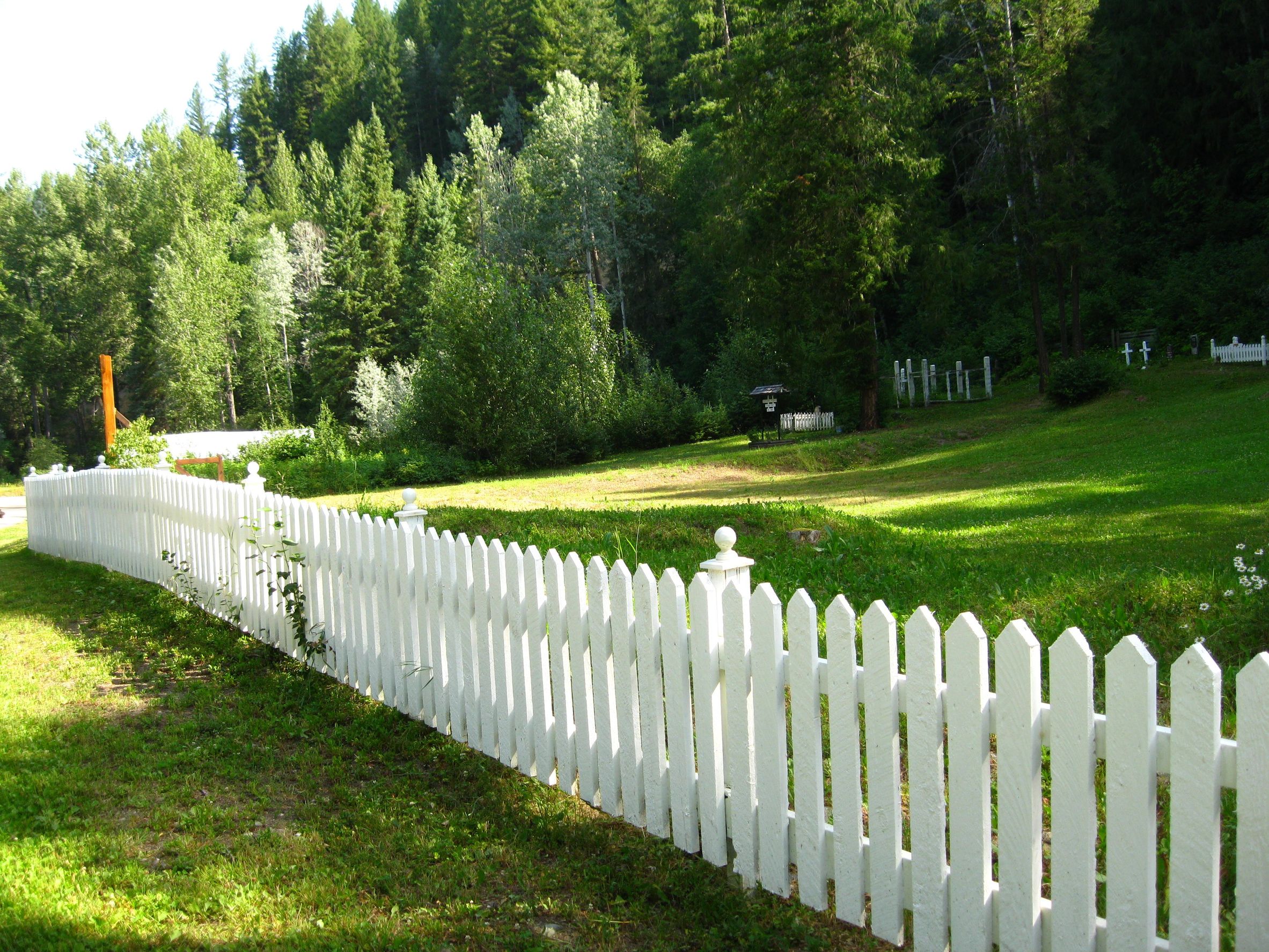 Decorative Ideas After Fencing Contractors in Christiansburg, VA Complete a Project