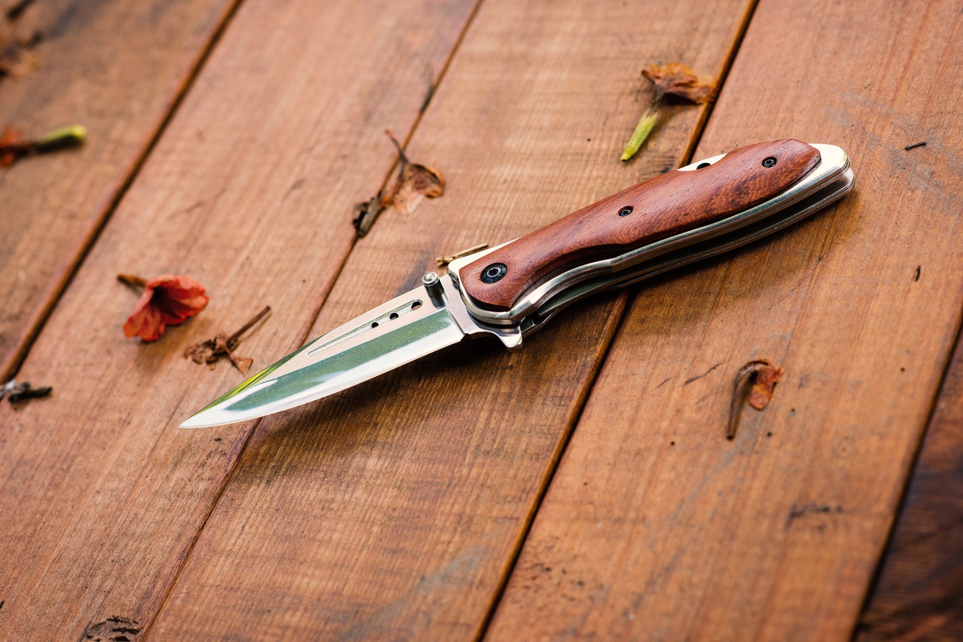 Consider Handle and Blade Design When Purchasing a New Knife